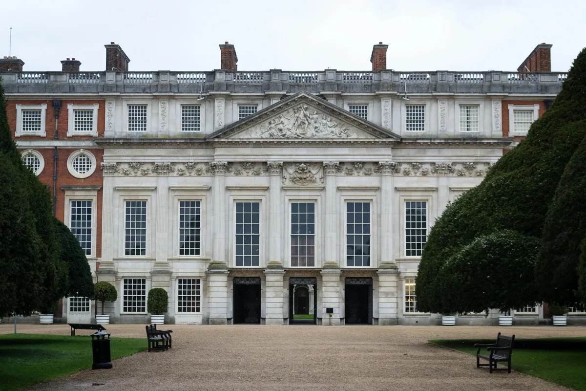 Photo of Hampton Court Palace, image 1 of 3