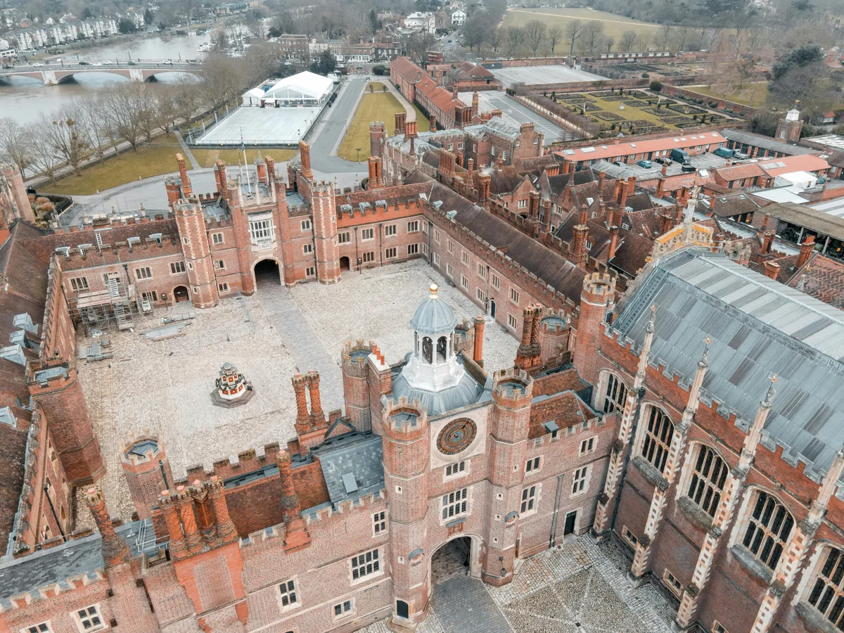 Photo of Hampton Court Palace, image 2 of 3