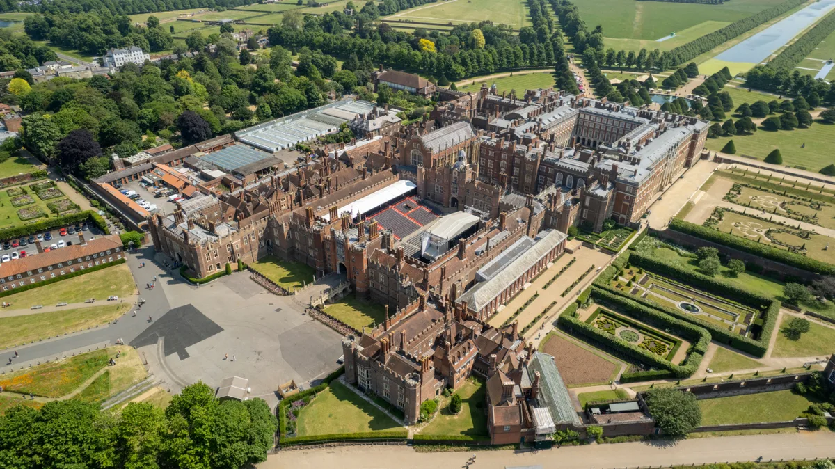 Photo of Hampton Court Palace, image 3 of 3